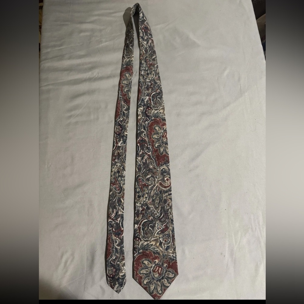 Vintage CC Courtenay Italian 100% Silk Neck‎ Tie 3.5 inch #319